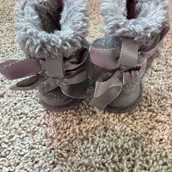 Baby girl boots faux fur lined booties with Bow gay polka dot sparkle size 2 - Picture 7 of 10